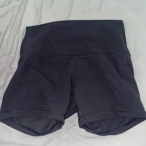 lulu align 4 inch biker shorts